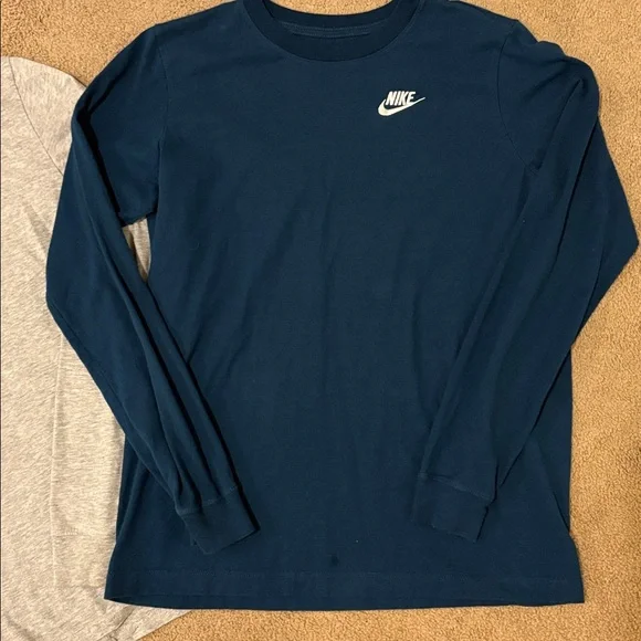 Boys Adidas & Nike long sleeve tees - Picture 6 of 9